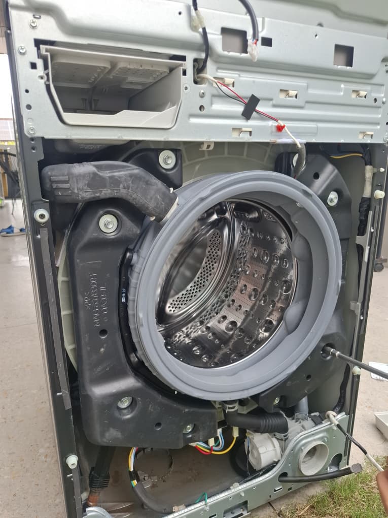 Front load washing machine door seal repair